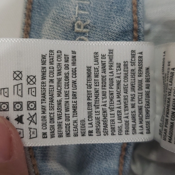 American Eagle Outfitters Distressed Shortie - Picture 5 of 5